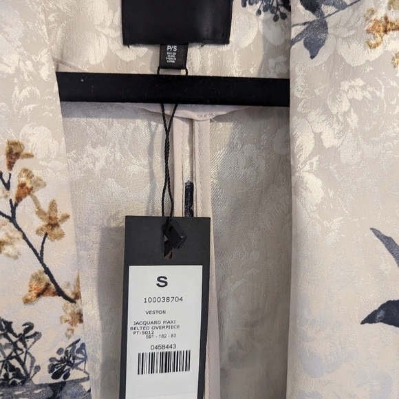 Gorgeous brand new overcoat - Picture 4 of 4